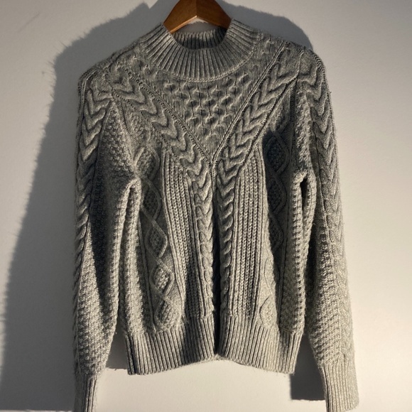 Abercrombie Knit Sweater - Picture 1 of 3